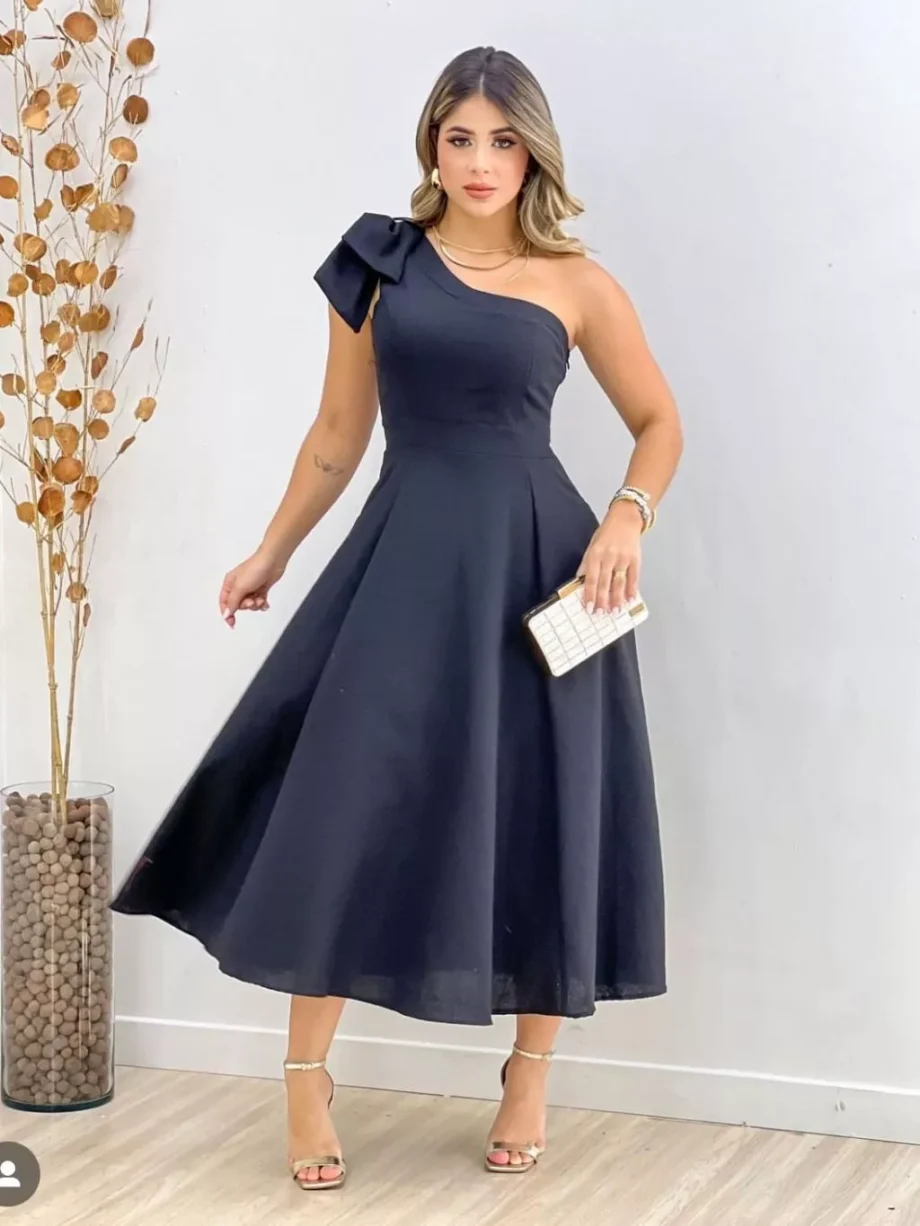 Vestido Longo Manga Única Em Linho Com Laço